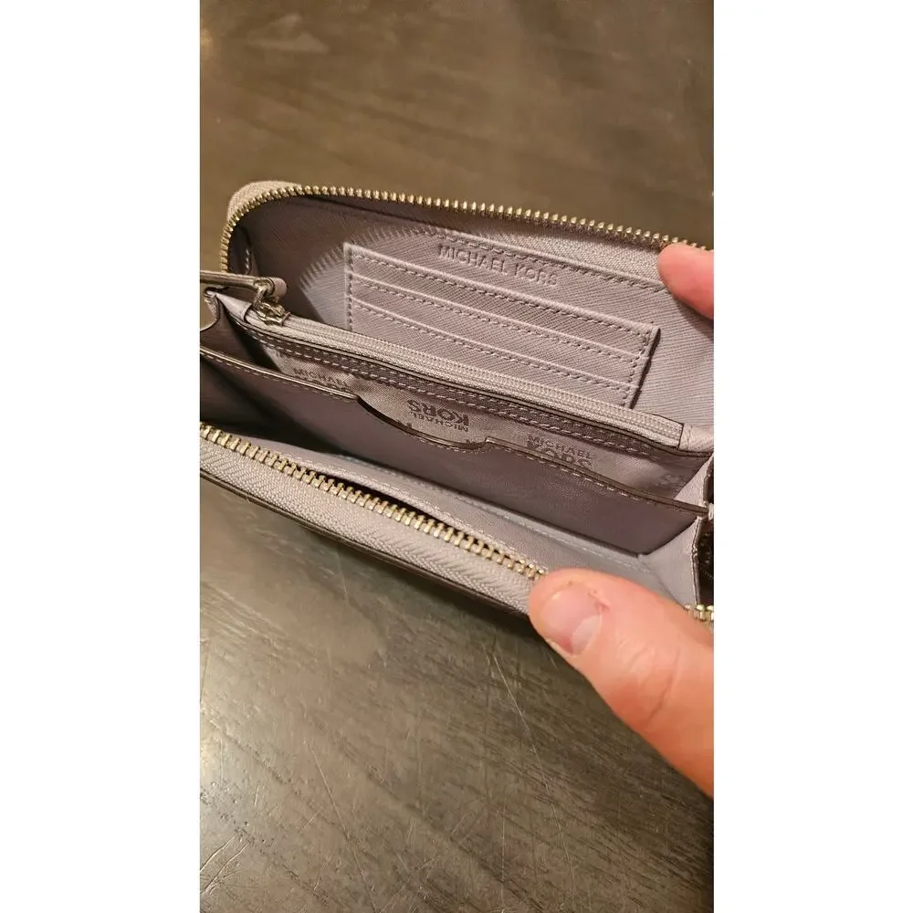 Michael Kors‎ lilac purple zipper wallet